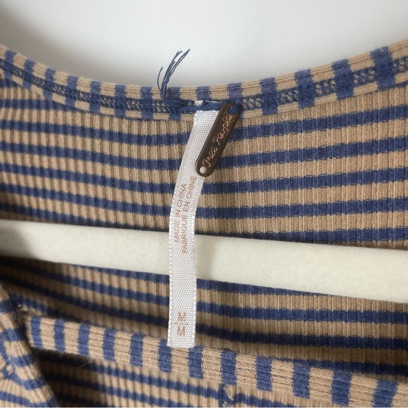 Free People Frenchie Cut Out Ribbed V Neck T Shirt - Picture 9 of 10